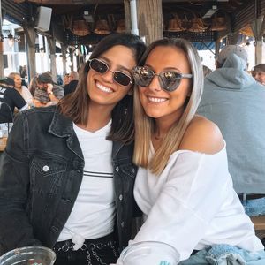 Meet your Posher, Eva